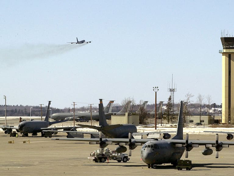 Tragedia en Maine: seis personas mueren tras estrellarse avión comercial durante el despegue