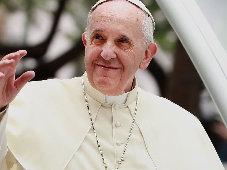 «Todos somos hijos de Dios»: Papa Francisco reconoce que la homosexualidad no es un delito