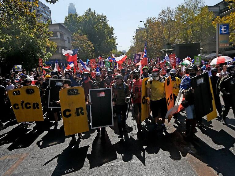 Diputado Alessandri reconoció que Capitalismo Revolucionario hizo escudos en sede comunal de la UDI
