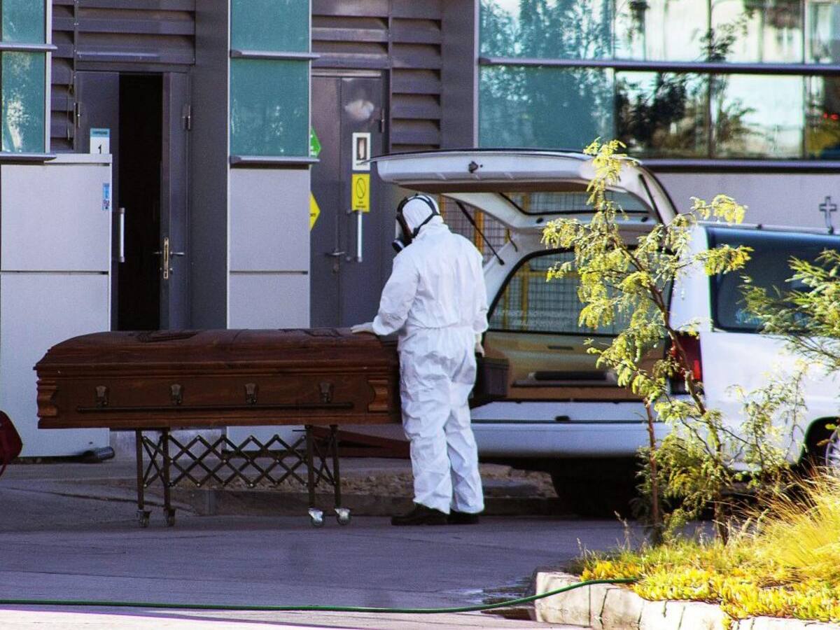 Profesionales del Hospital de Calama no descartaron pedir a las autoridades sanitarias la creación de una fosa común