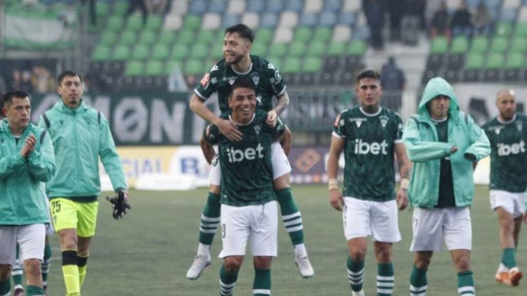 Santiago Wanderers hunde a Puerto Montt en el fondo de la tabla en la Primera B