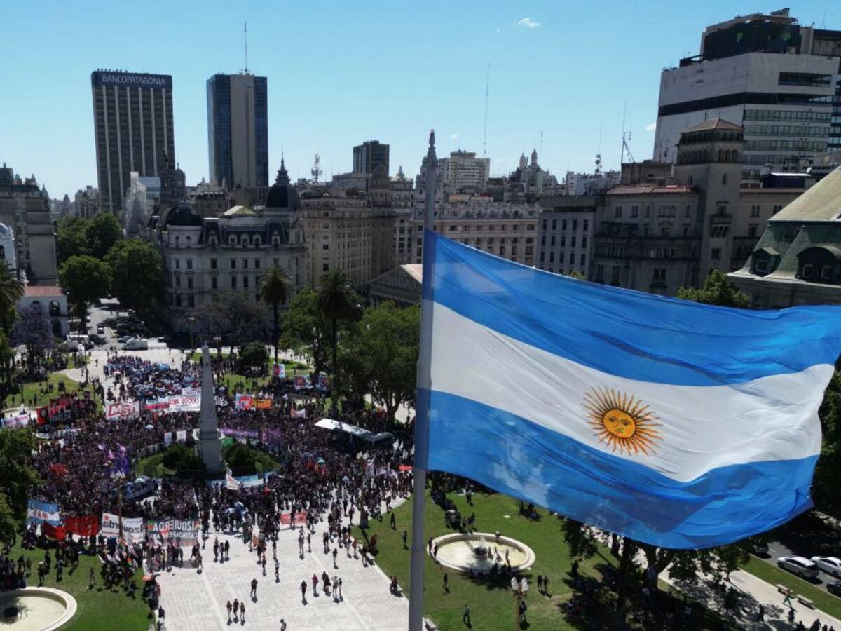 Primera marcha contra Milei en Buenos Aires: se registran primeros incidentes y una serie de calles cortadas