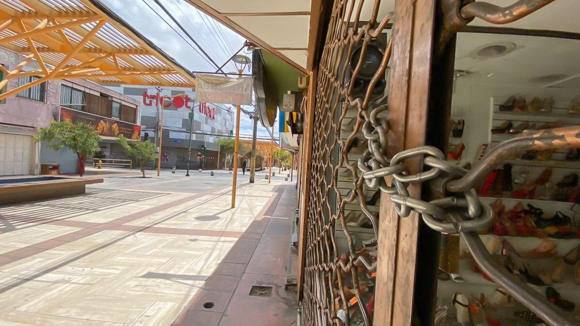 23 DE ENERO DEL 2020 / CALAMA Local cerrado , durante fase 2 que se encuentra la Ciudad de Calama por la pandemia Covid-19 que afecta al país
FOTO: JUAN RIQUELME MIERES / AGENCIA UNO