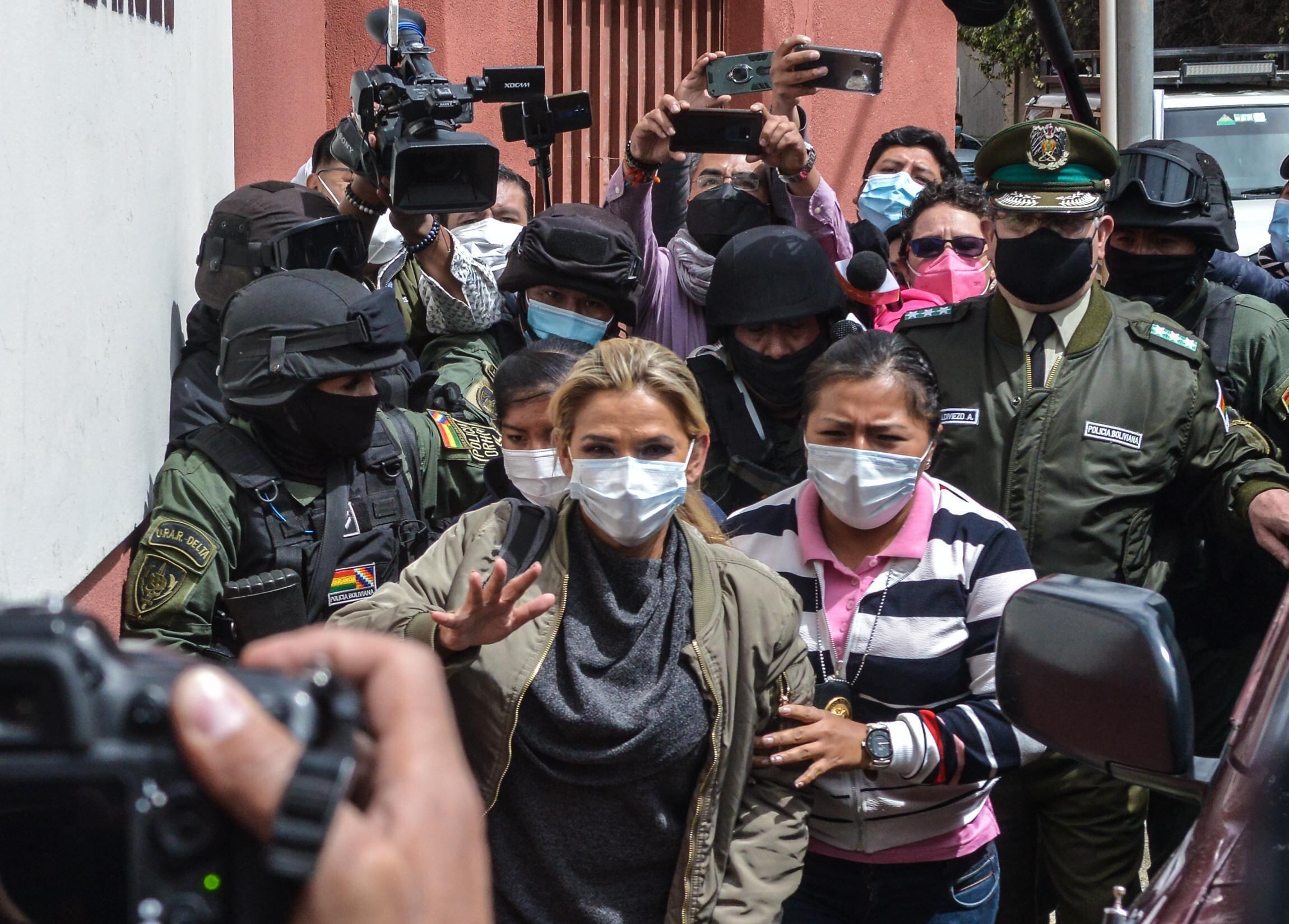 Jeanine Áñez es conducida a un penal de La Paz