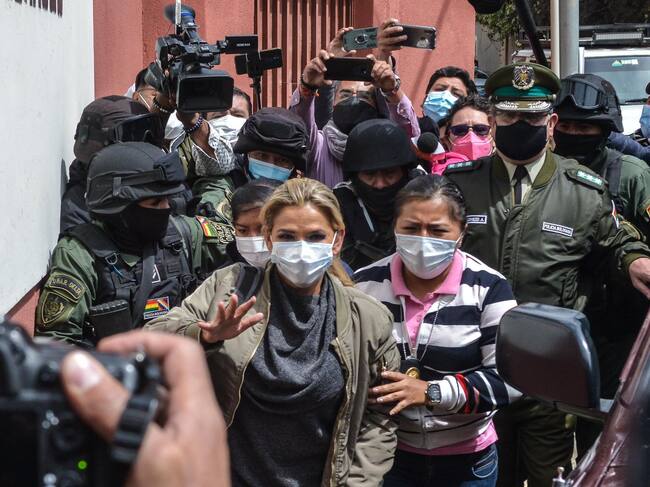 Jeanine Áñez es conducida a un penal de La Paz