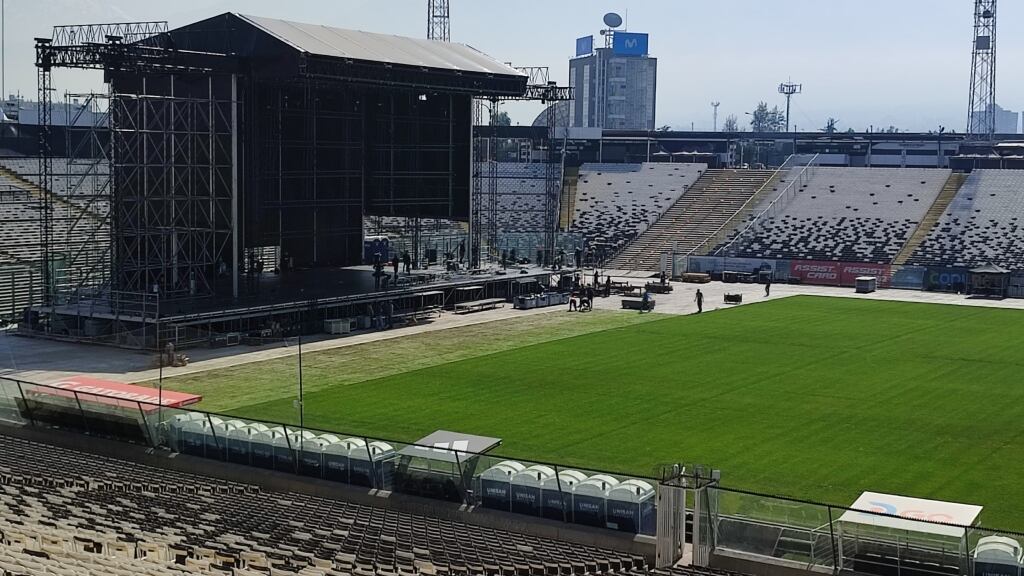 Canchero regalón de Marcelo Bielsa defiende localía de Colo Colo en el Monumental: "Se puede llegar con una cancha jugable"