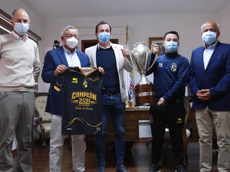 «Tour de la Copa»: Municipalidad de Coquimbo y el club «pirata» exhibirán el trofeo de la Primera B