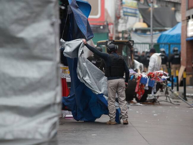 29 DE JULIO DE 2025 / SANTIAGO
Carabineros junto a Seguridad Municipal de Santiago realizan operativo de desalojo de kioskos irregulares de calle Meiggs en la comuna de Santiago, con la participación del Alcalde Mario Desbordes, el delegado Presidencial Gonzalo Durán y el Seremi de Seguridad Alejandro Jiménez
FOTO: DIEGO MARTIN / AGENCIAUNO