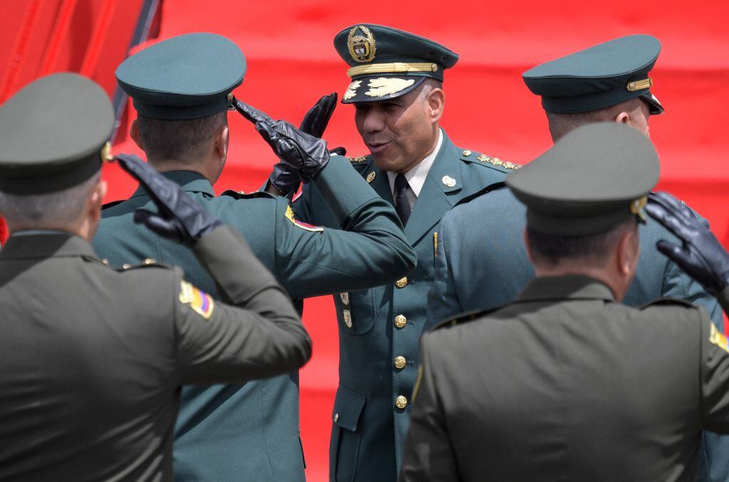 Ex comandante en jefe del ejército colombiano Eduardo Zapateiro y sus oficiales