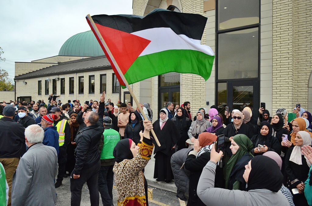 La bandera de Palestina acompaña el funeral de Wadea Al Fayoume en EEUU