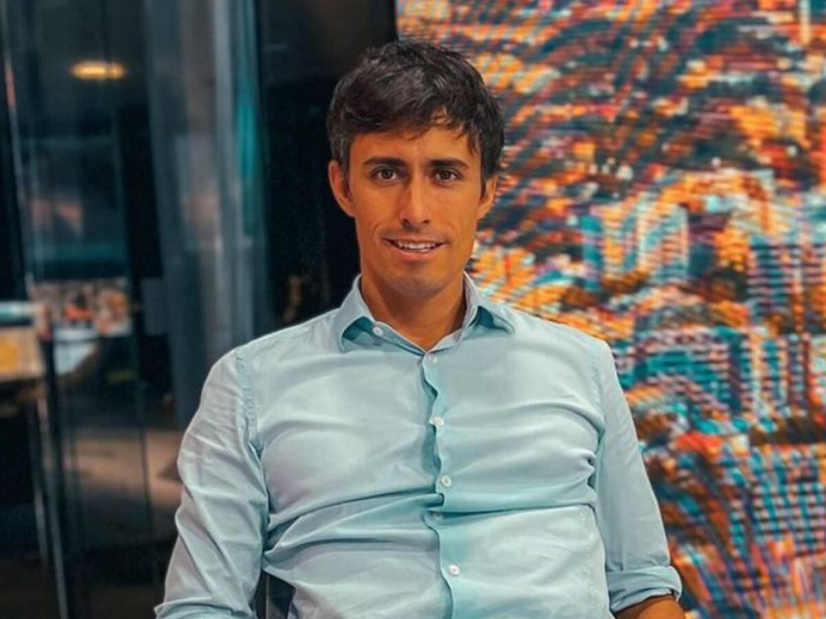 ¿Alerta de reconciliación? Roberto Cox se reunió en el extranjero con su expareja durante sus vacaciones
