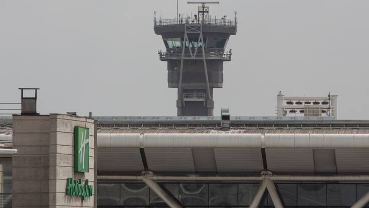 Detectan falla en radares del control aéreo de Santiago: colapso obliga a operación manual y afecta itinerarios en vuelos todo el país