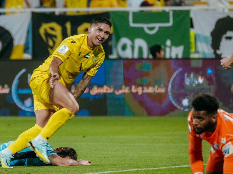 Felipe Gutiérrez se luce en Emiratos Árabes y anota su primer gol para el equipo de Juan Antonio Pizzi