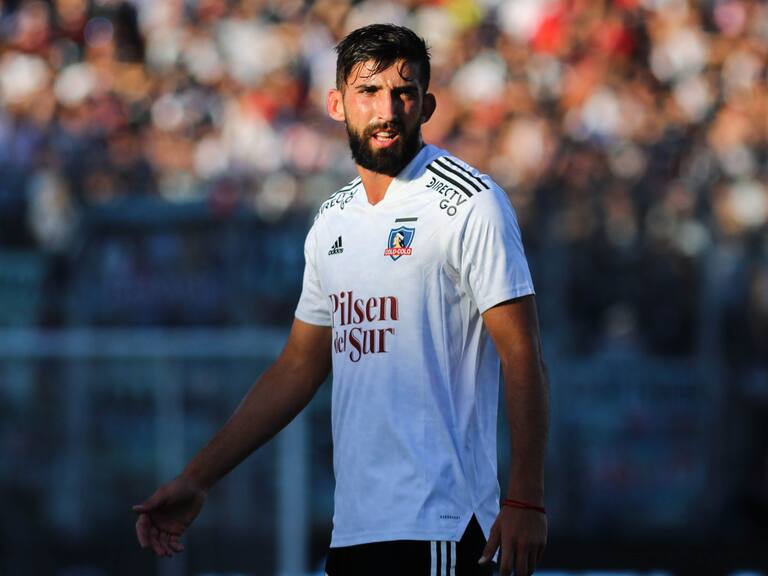 Emiliano Amor vuelve a jugar por Colo Colo en amistoso ante Barnechea