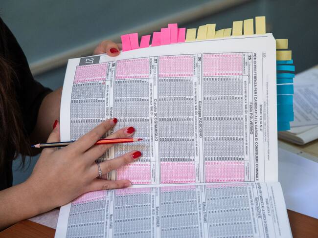 El registro de votantes en la primaria de las municipales en Salerno