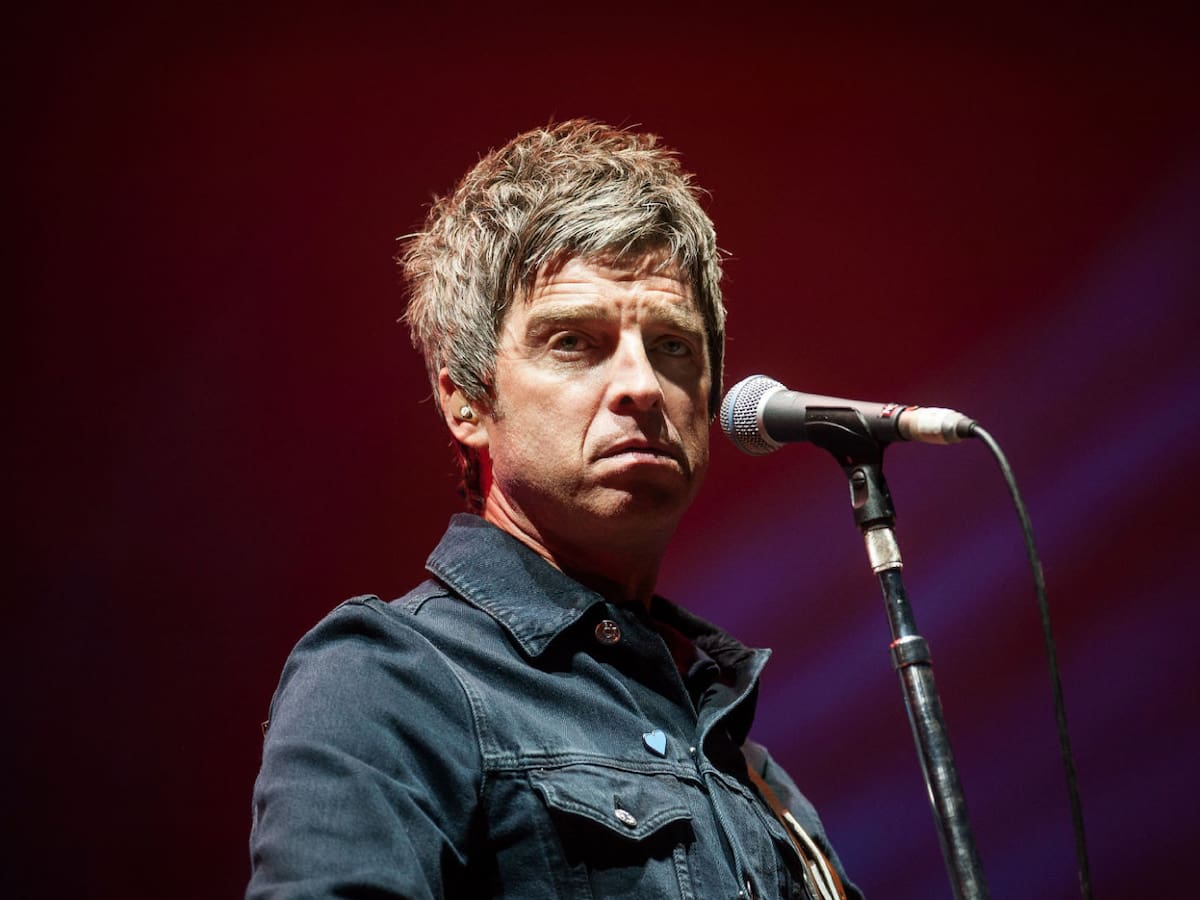 «No me quejo»: Noel Gallagher reveló que siempre lo confunden con su hermano Liam