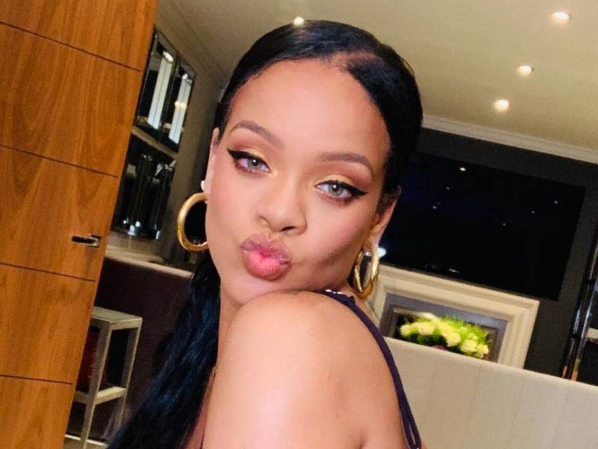 Rihanna causó furor en Instagram con fotografía en la que modela su marca de lencería