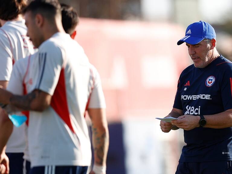 Las opciones que sondearía la ANFP para una eventual salida de Eduardo Berizzo de La Roja