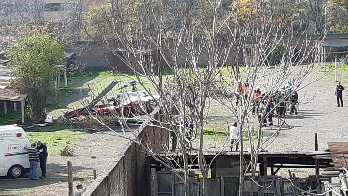 Helicóptero cayó a un costado de Roberto del Río