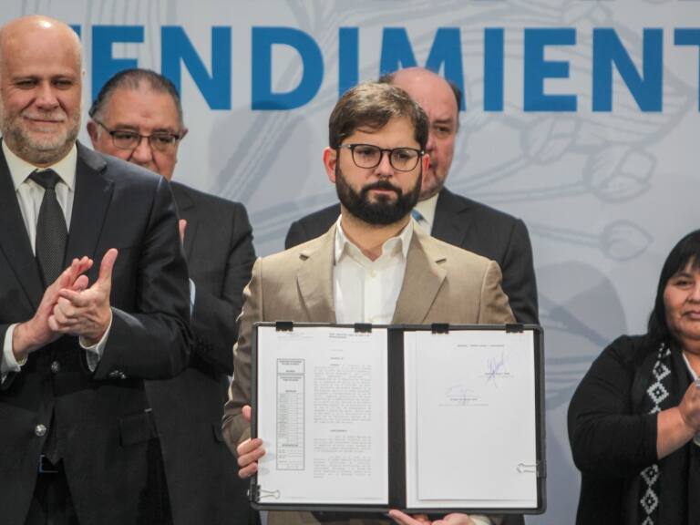 Presidente Boric asegura que Comisión para la Paz se realizó «dejando atrás nuestras diferencias»