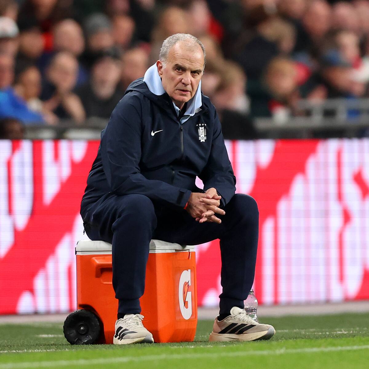 Sufre Bielsa: figura de Uruguay es diagnosticado con dura lesión y se perderá el Mundial 2026