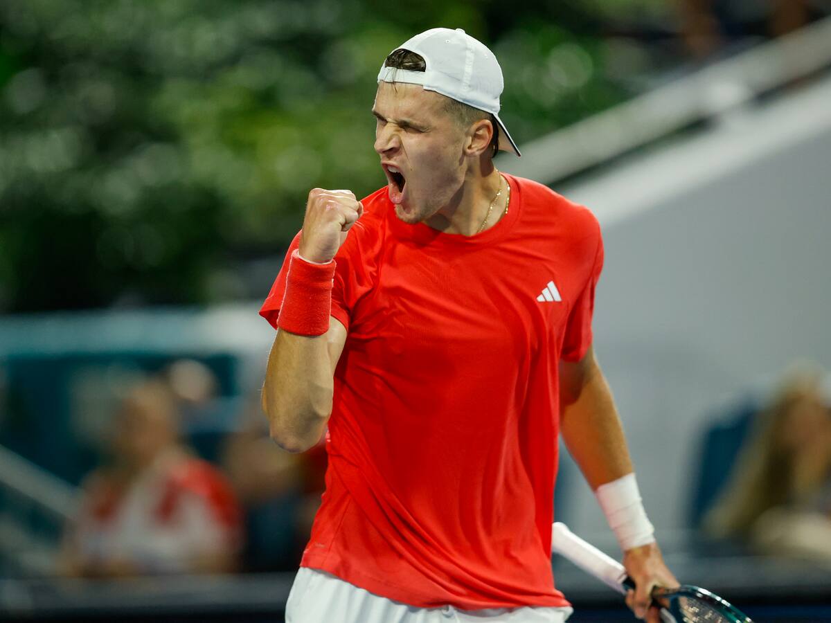 Jakub Mensik se queda con el título del Masters 1000 de Miami e impide el trofeo 100 de Novak Djokovic