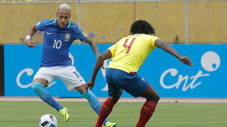 QUITO, ECUADOR - SEPTEMBER 01: Neymar of Brazil battles a ball with Armando Paredes of Ecuador during a match between Ecuador and Brazil as part of FIFA 2018 World Cup Qualifiers at Olimpico Atahualpa Stadium on September 01, 2016 in Quito, Ecuador. (Photo by Gary Granja/LatinContent via Getty Images)