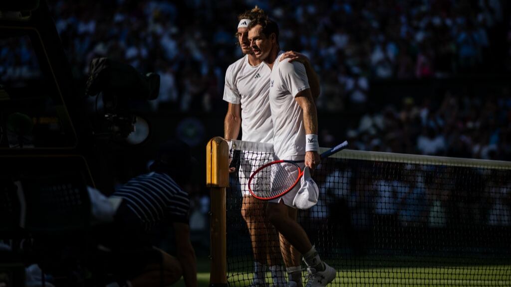 Stefanos Tsitsipas remonta la desventaja ante Andy Murray para eliminarlo de Wimbledon