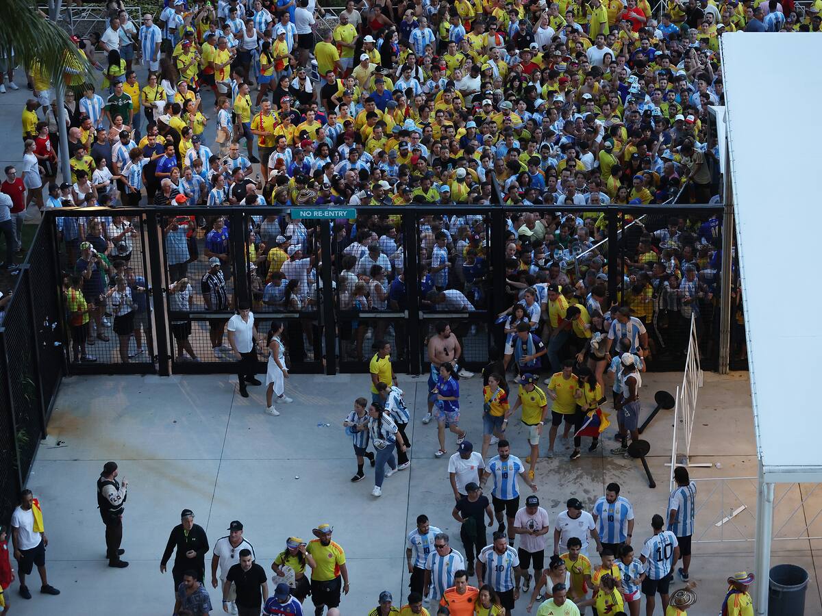 Hinchas entraron sin tickets, y otros quedaron fuera con entradas: la polémica decisión de la organización en la final de Copa América