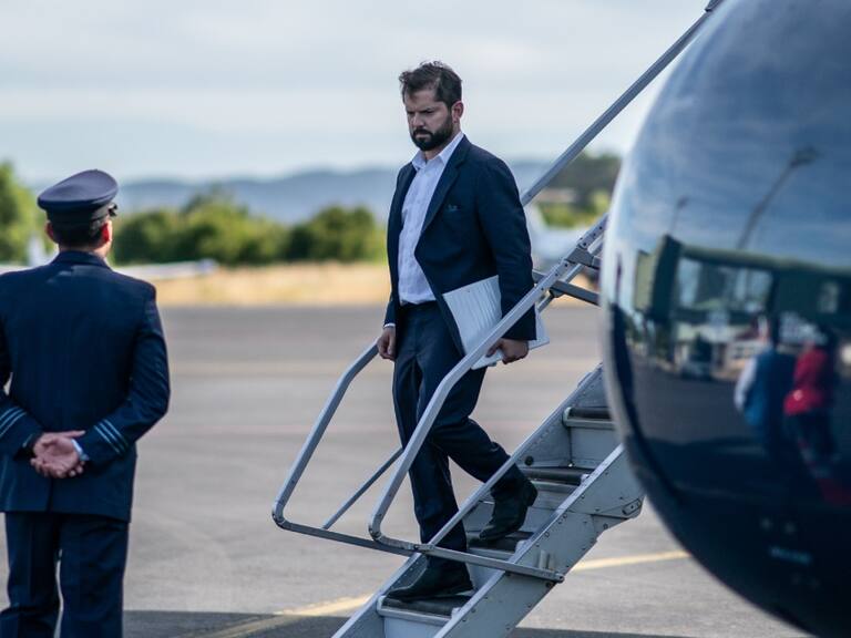 Presidente Boric arriba a Los Ríos para iniciar visita por la región