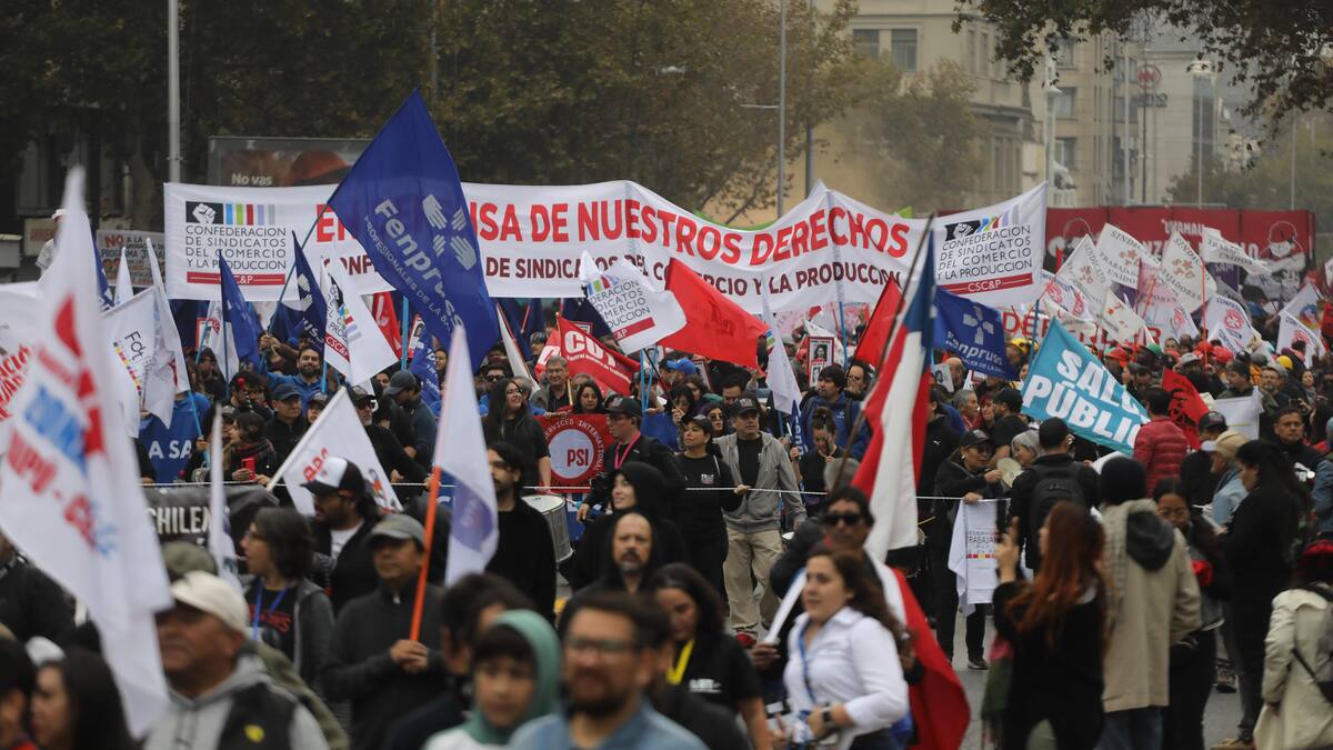 Balance del Día del Trabajador: Carabineros reporta 35 detenidos en 60 actos de conmemoración a nivel nacional