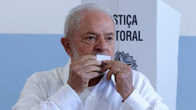 SAO BERNARDO DO CAMPO, BRAZIL - OCTOBER 30: Candidate Luiz Inácio Lula Da Silva of Workers’ Party (PT) casts his vote at Escola Estadual Firmino Correia De Araújo on October 30, 2022 in Sao Bernardo do Campo, Brazil. Brazilians vote for president again after neither Lula or Bolsonaro reached enough support to win in the first round. (Photo by Alexandre Schneider/Getty Images)