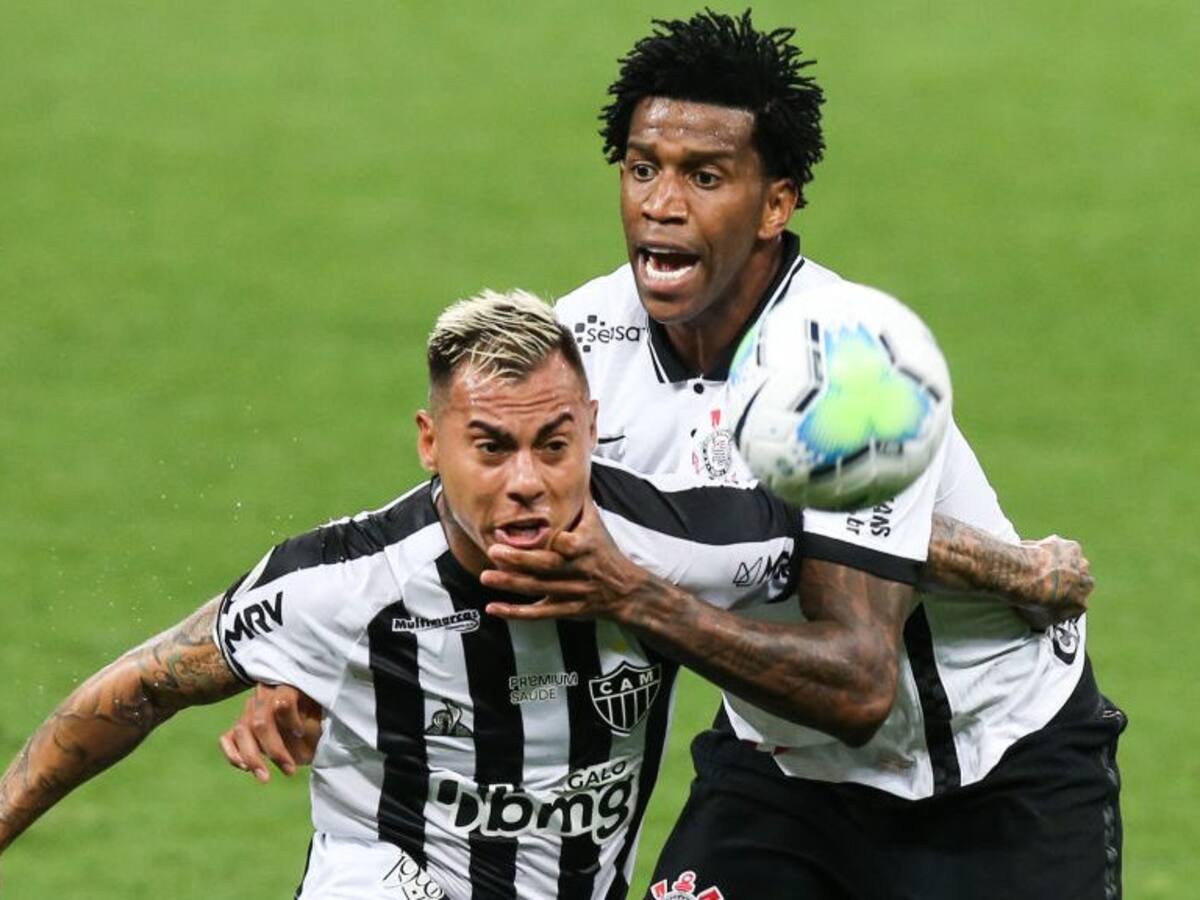 Atlético Mineiro confirmó que Eduardo Vargas y otros cuatro jugadores dieron positivo por Covid-19