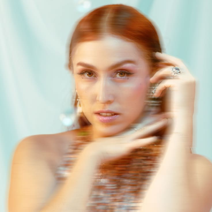 “La vida me trajo hasta aquí”: cantante chilena sorprende con su nuevo y reflexivo disco