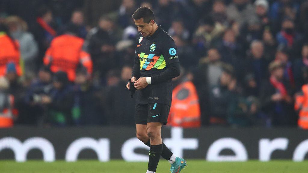 Jürgen Klopp criticó a Alexis Sánchez por su expulsión en Champions: "Con ese tipo de acciones no ayuda a su equipo"