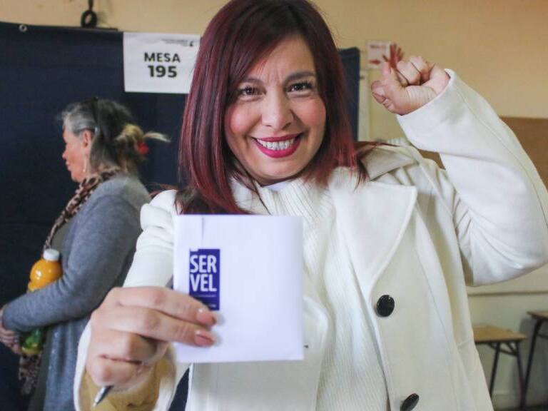 ¿Quién es Karen Araya? La consejera del PC que obtuvo la segunda mayoría en la RM