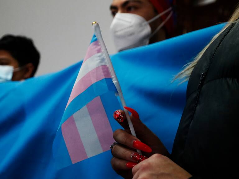 Quemó y apuñaló a su víctima: Extraditan a ciudadano boliviano acusado de ataque transfóbico a presidenta de Sindicato Amanda Jofré