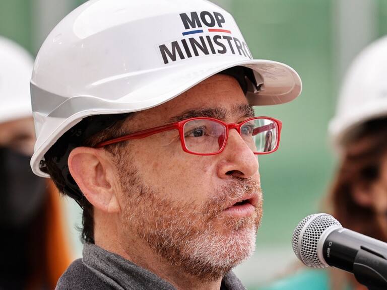 Ministro de Obras Públicas explica el proyecto de pago único de TAG: «Queremos un sistema que no sea una pesadilla»