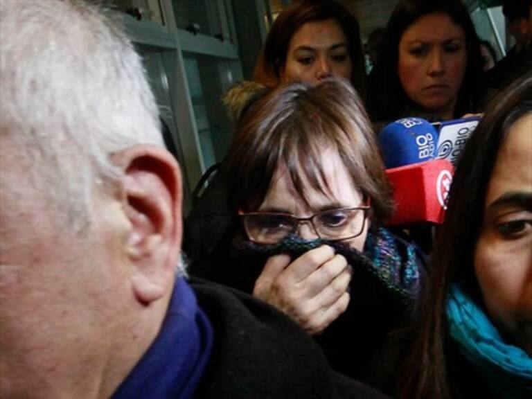 Conductora de furgón escolar que atropelló a niña está prófuga