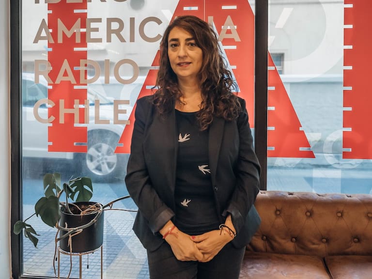 Entrevistar a la entrevistadora: la historia detrás del método Claudia Álamo