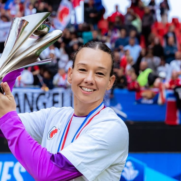 Tiane Endler conquista un nuevo título en Francia: así quedó el palmarés de la histórica arquera chilena