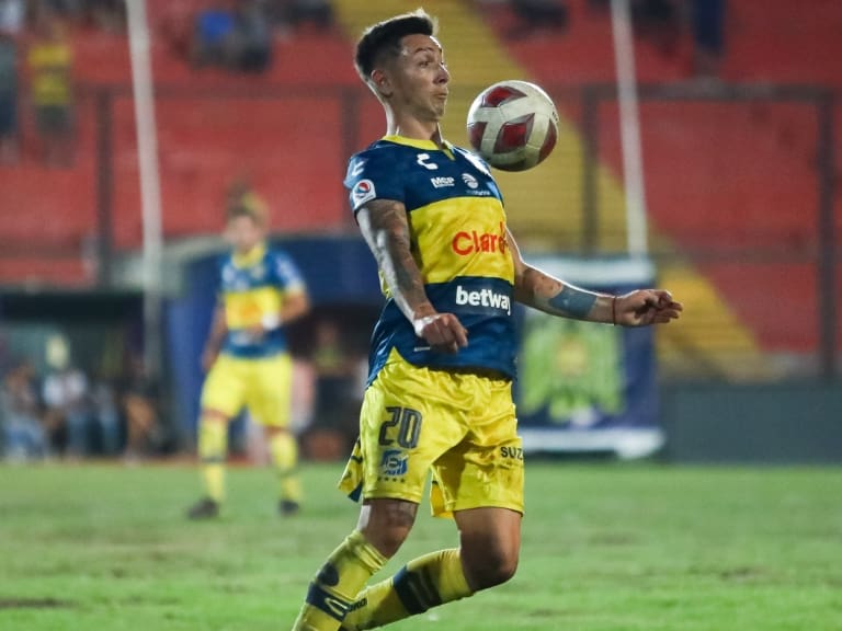 Rodrigo Echeverría llega a acuerdo y será nuevo jugador de Huracán