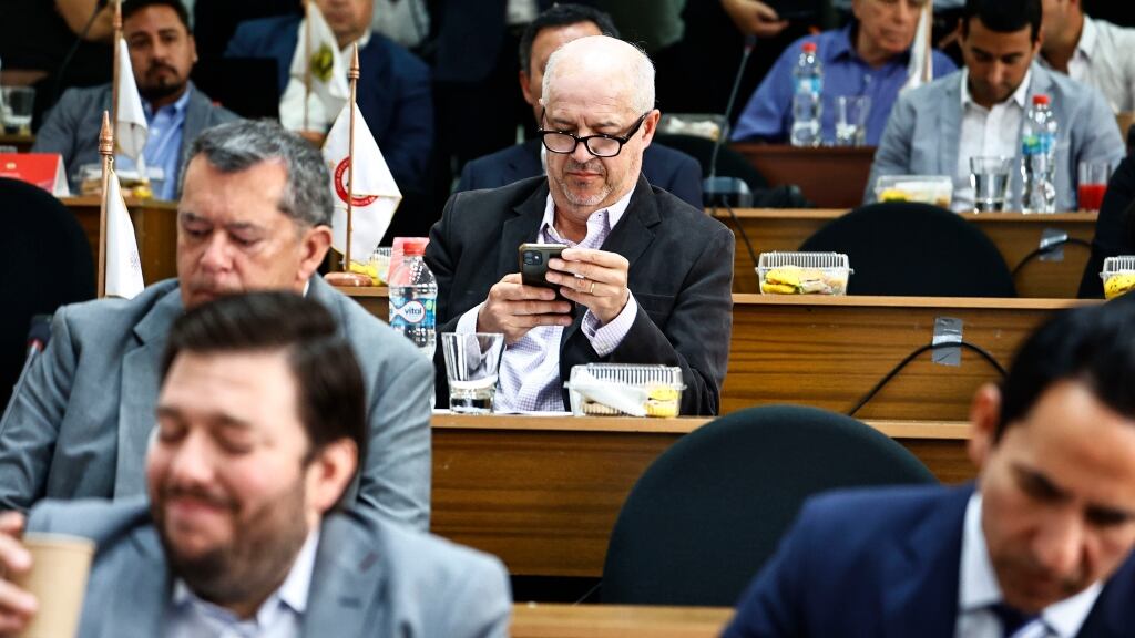 Juan Tagle y la opción de sumar a Eugenio Mena en la UC: "Mejor esperar que las cosas se formalicen antes de decir algo"