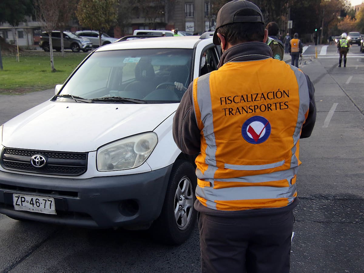 Restricción vehicular en Chile 2026: qué vehículos no pueden circular hoy jueves 18 de junio en Santiago