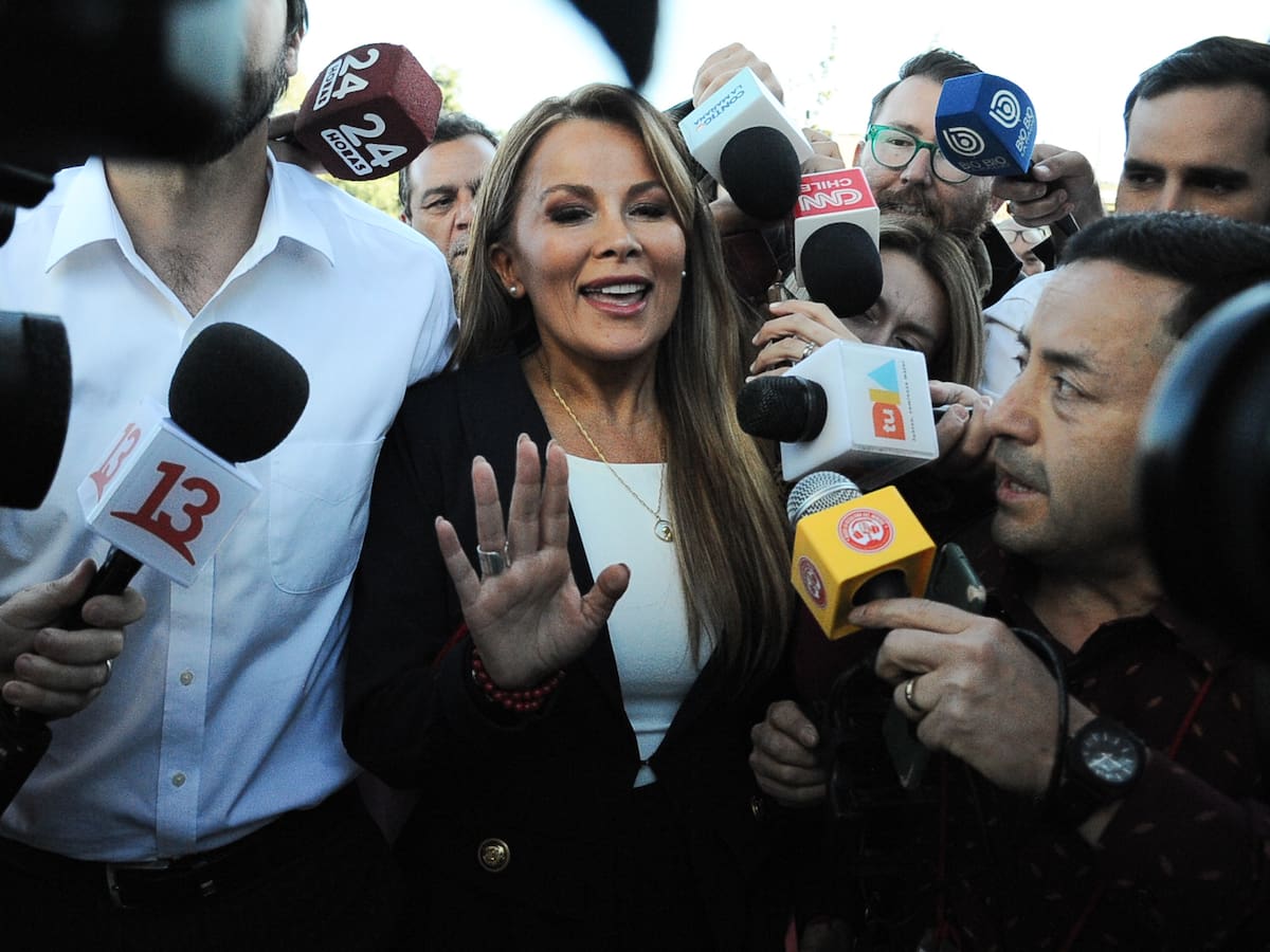 Caso Cathy Barriga: Informe de PDI revela que su correo fue borrado y que no entregó todos los celulares