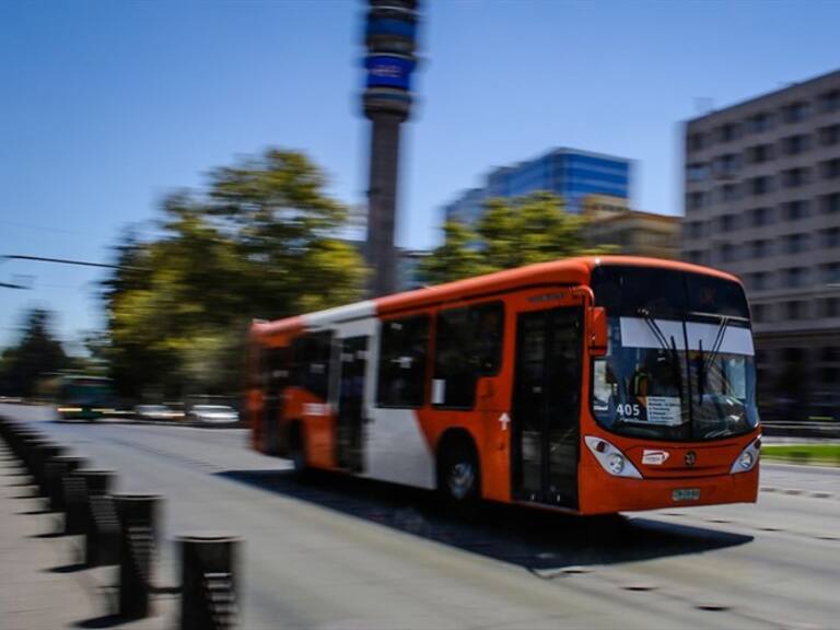 Transantiago suspende recorridos de buses por razones de seguridad