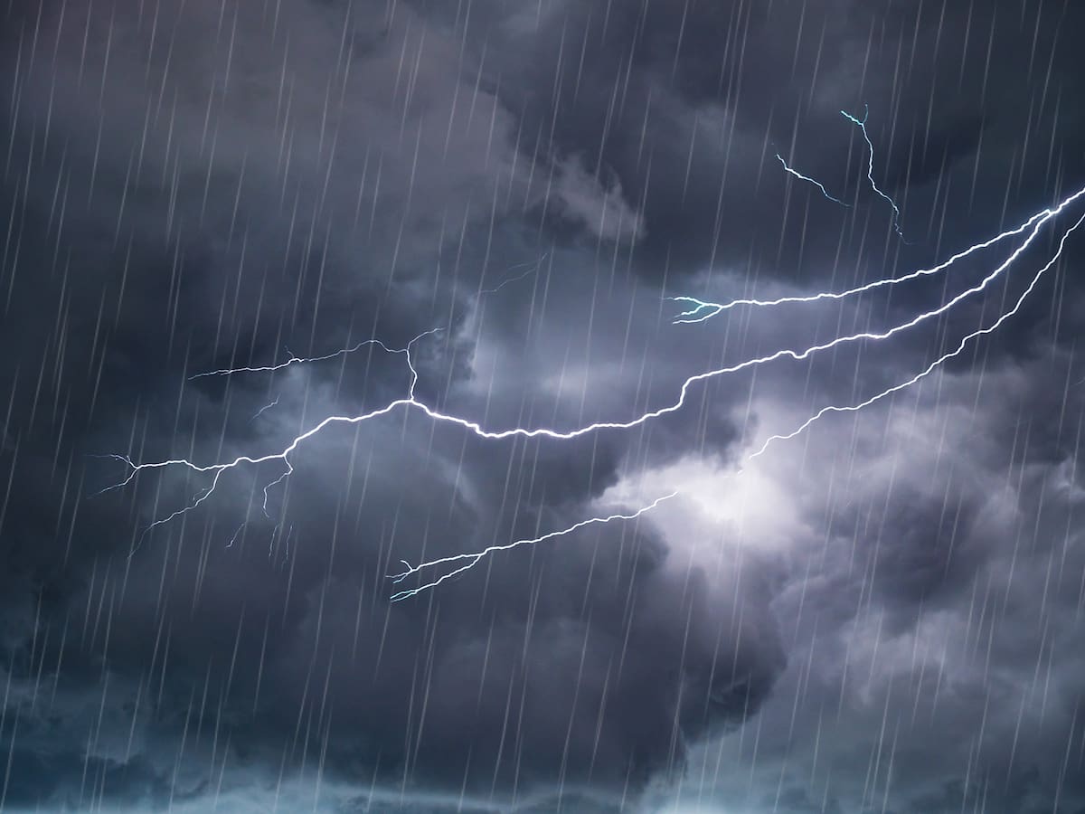 Río atmosférico llega a Chile con lluvias y tormentas eléctricas: caerían más de 220 mm de agua