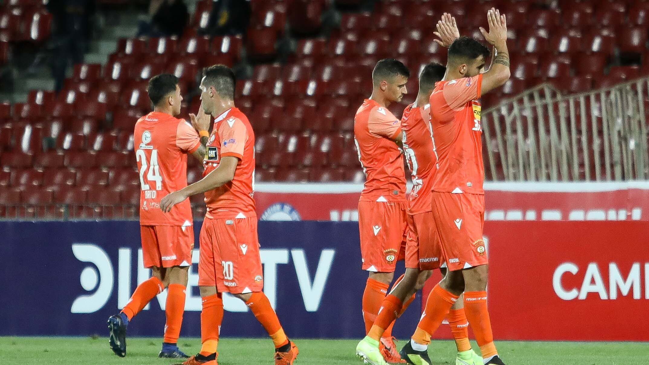 12 DE ENERO DE 2020/SANTIAGOCobreloa se lamenta tras terminar el partido, durante el partido vlido por la primera ronda de la Liguilla de Primera B por el ascenso, entre Cobreloa y Deportes Temuco, disputado en el Estadio Nacional.
FOTO: SEBASTIAN ORIA/AGENCIAUNO
