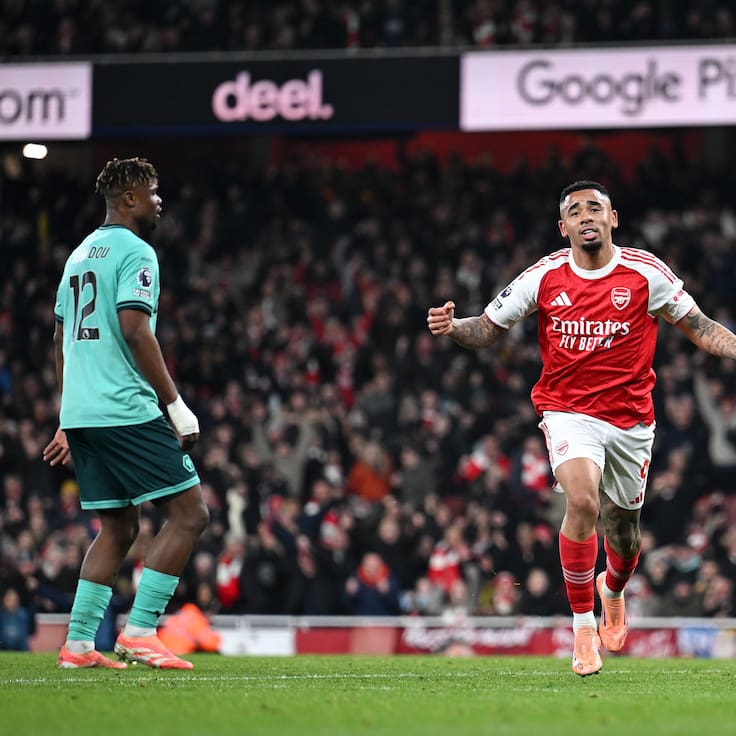 ¿La suerte del campeón? Arsenal derrota al colista de la Premier League con dos autogoles para afianzar su liderato