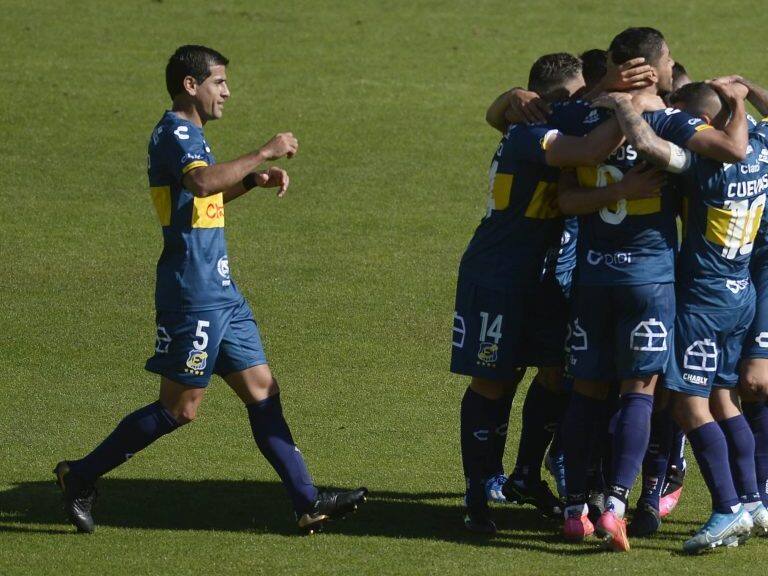 27 DE MARZO 2021 / VIÑA DEL MARMatias Campos Lopez convierte su gol , durante el partido valido por la fecha 1 del Campeonato Nacional AFP Vital 2021, entre Everton vs O'Higgins jugado en el estadio Sausalito.
FOTO : PABLO OVALLE ISASMENDI/ AGENCIA UNO